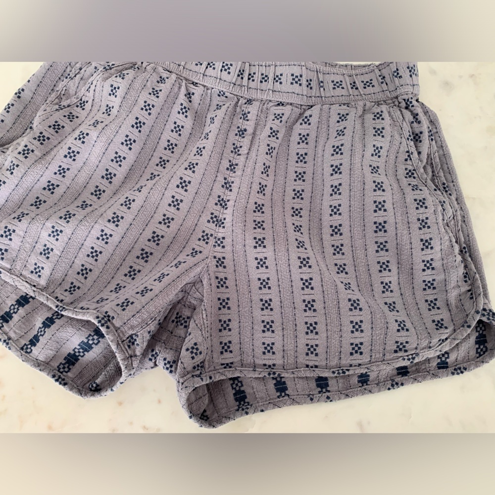 Madewell Pull-On Dolphin Shorts in Jacquard Stripe - Picture 3 of 9